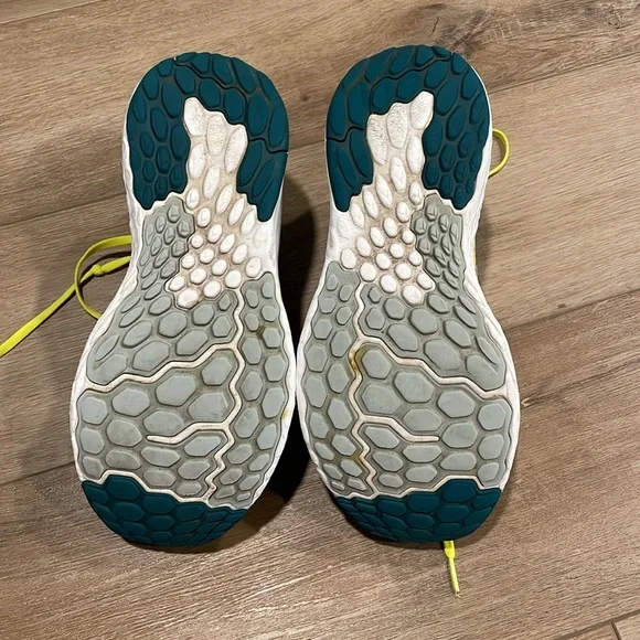 New Balance Fresh Foam 1080v11 Men’s US Size 10.5 Running Shoes M1080C11 Yellow - Picture 5 of 5